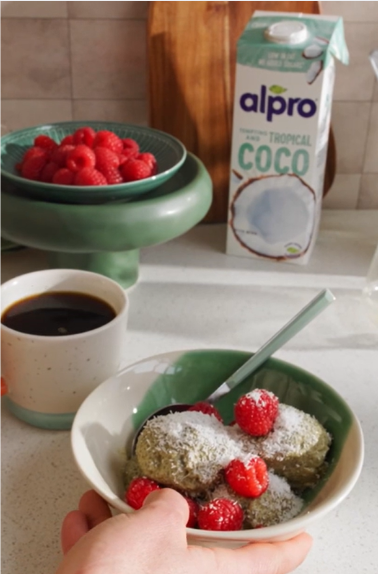 Matcha pistachio pudding