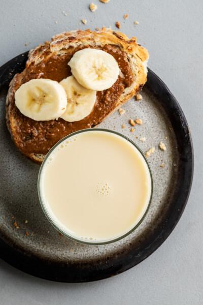 Plant-based alternatives to milk for your tea