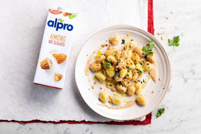 Νιόκι με Ρόφημα Αμυγδάλου