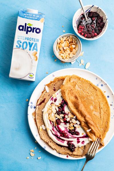 Ontbijt pannenkoeken met blauwe bessen